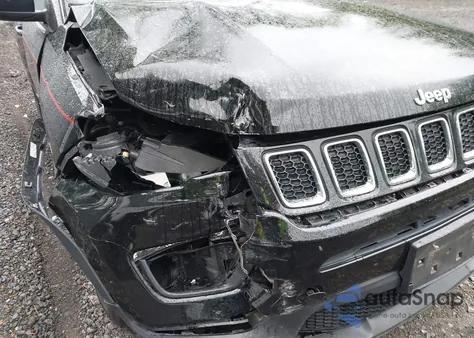 2018 Jeep Compass Latitude 4X4 z USA, uszkodzony, nr VIN 3C4NJDBB1JT434733